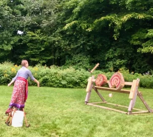 Throwing a tomahawk